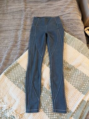 Women’s Lululemon blue leggings